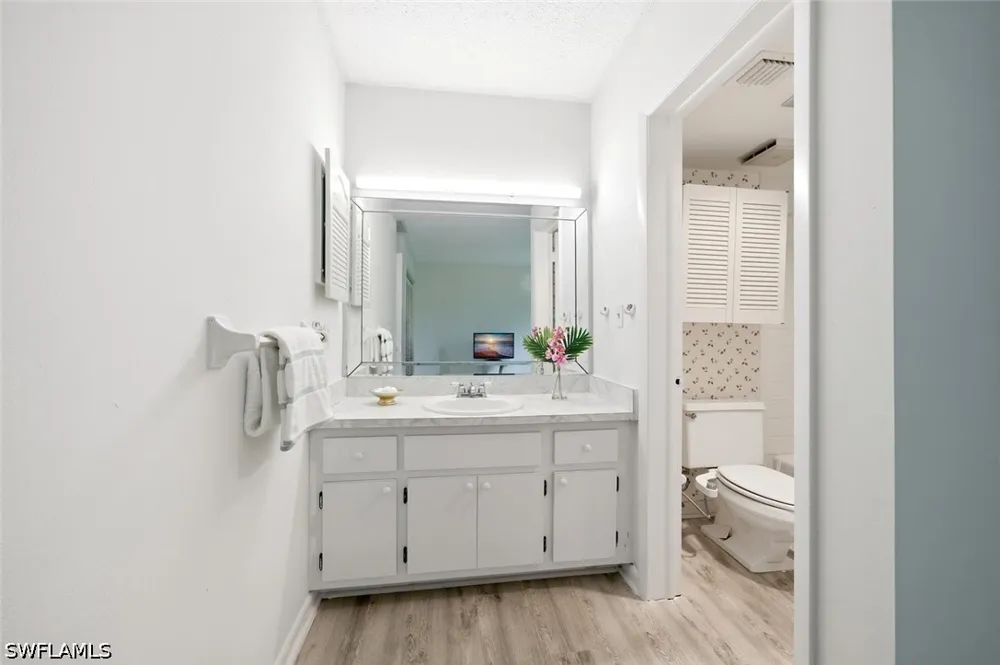 Bob O Link Court #11B Naples, FL 34105
