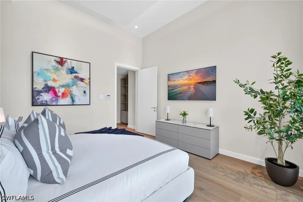 7TH AVENUE Naples, FL 34102