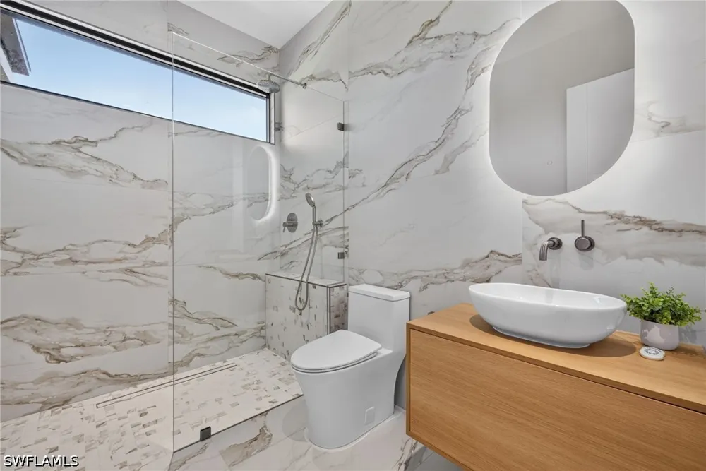 7TH AVENUE Naples, FL 34102