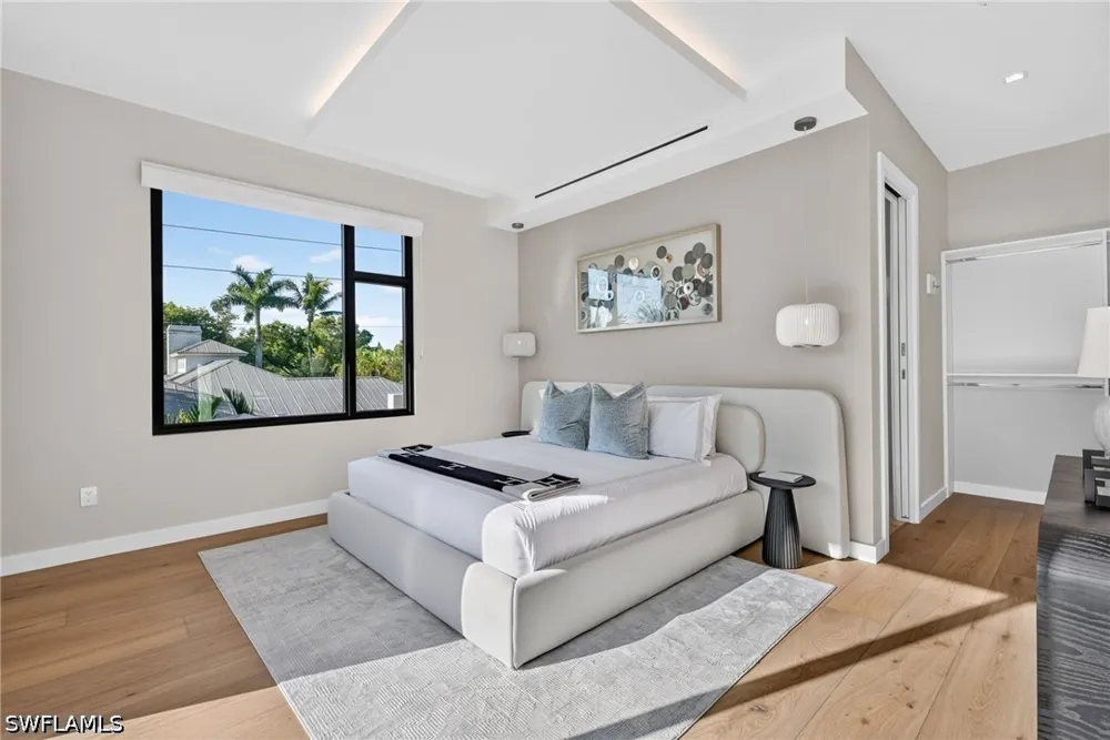 7TH AVENUE Naples, FL 34102