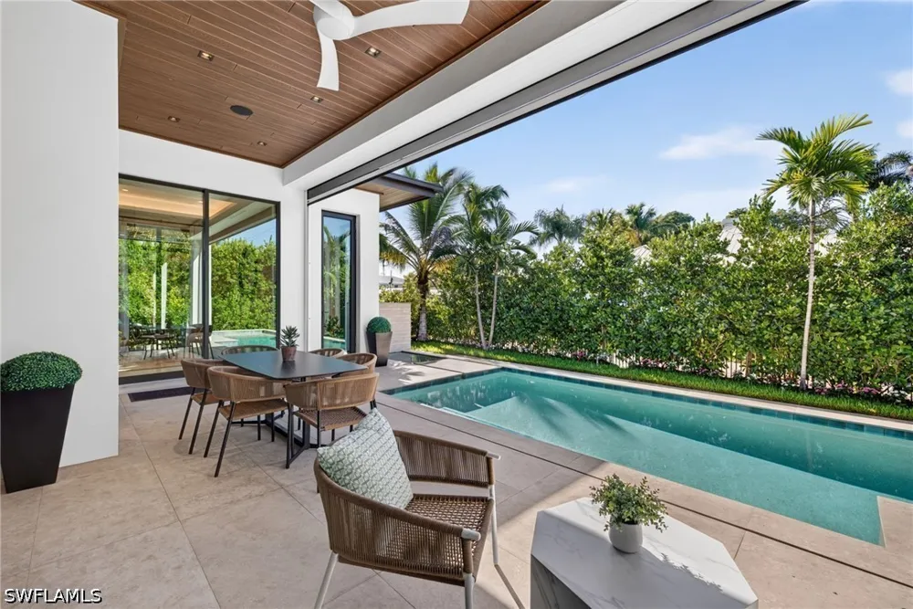 7TH AVENUE Naples, FL 34102