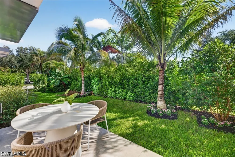 7TH AVENUE Naples, FL 34102