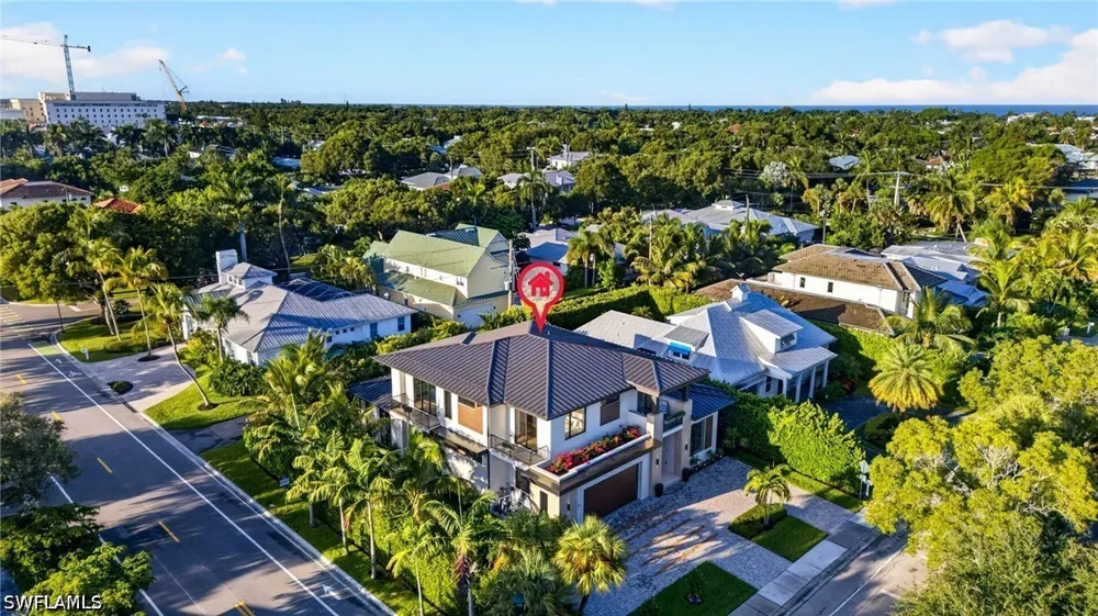 7TH AVENUE Naples, FL 34102