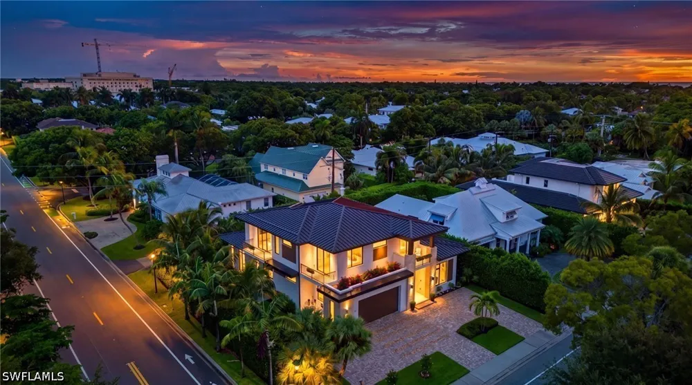 7TH AVENUE Naples, FL 34102