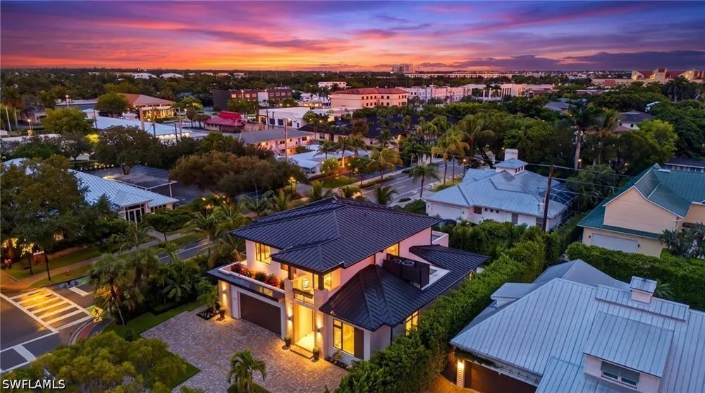7TH AVENUE Naples, FL 34102