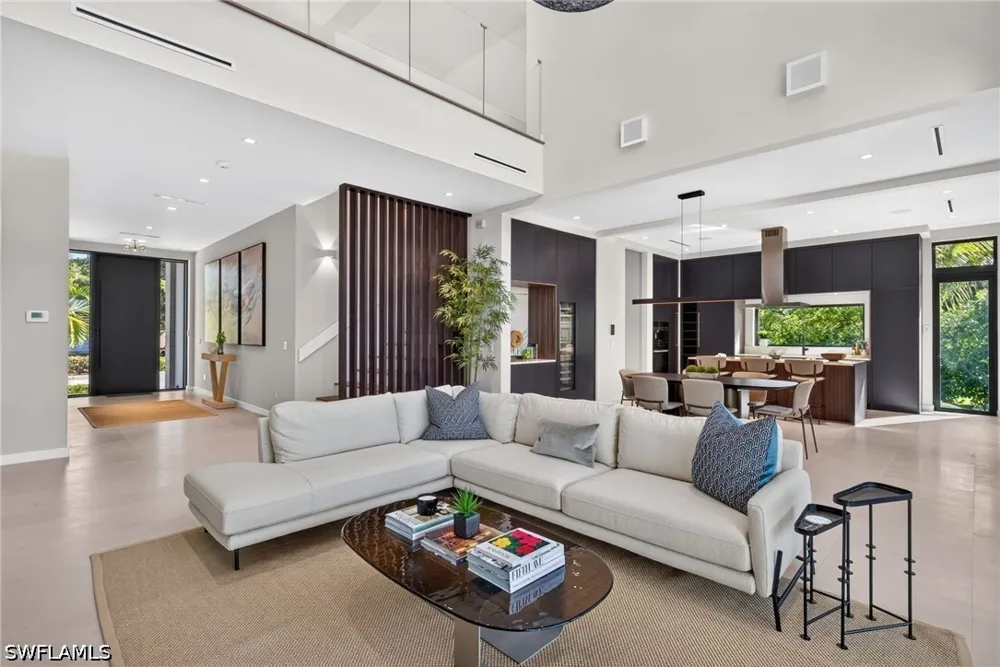 7TH AVENUE Naples, FL 34102