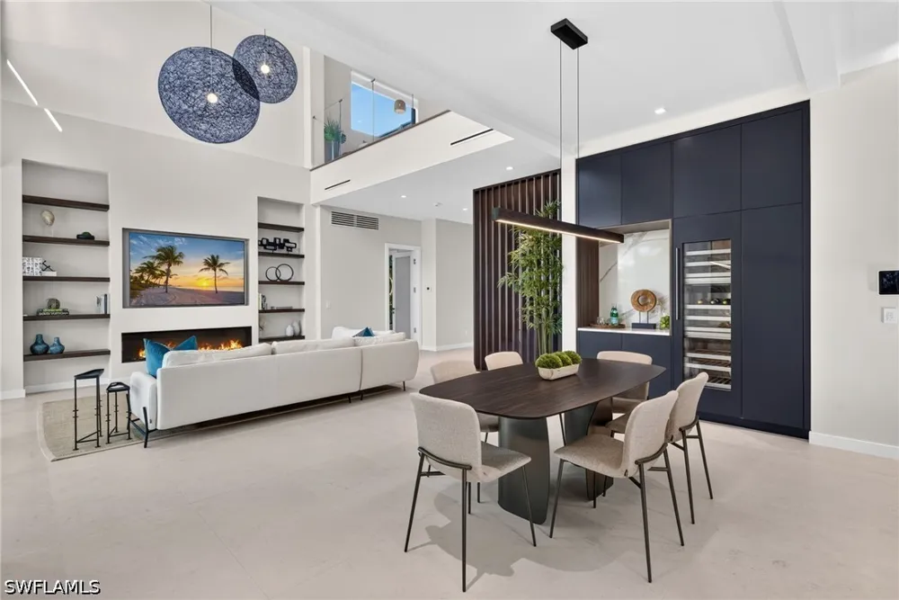 7TH AVENUE Naples, FL 34102