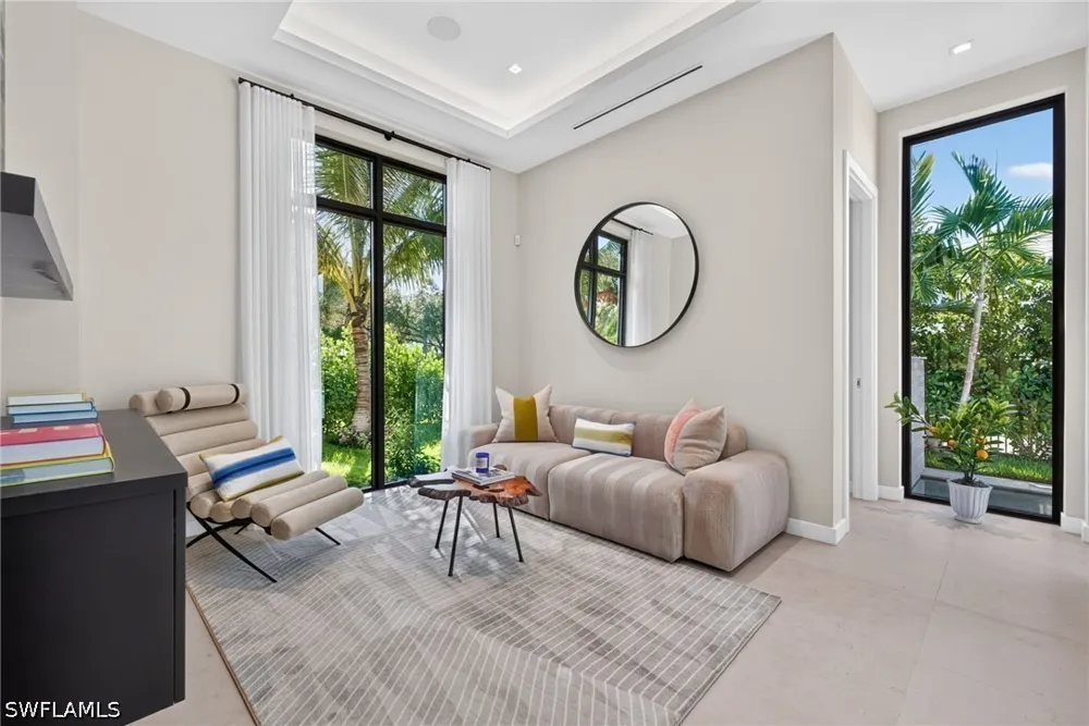 7TH AVENUE Naples, FL 34102