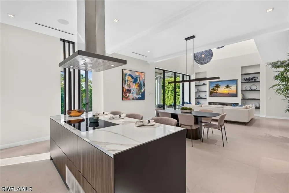7TH AVENUE Naples, FL 34102