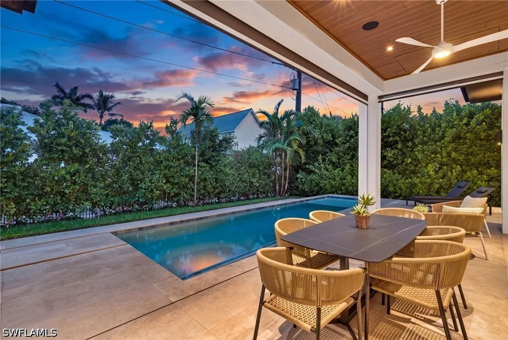 7TH AVENUE Naples, FL 34102