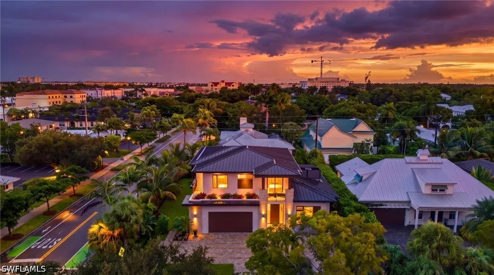 7TH AVENUE Naples, FL 34102