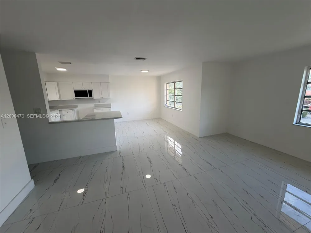 1760 W 42nd St #1760 Hialeah, FL 33012