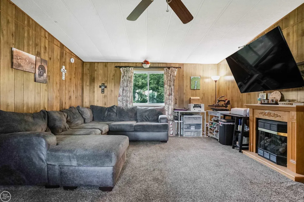 2547 Maple Street Deckerville Village, MI 48427