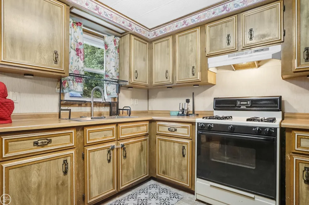 2547 Maple Street Deckerville Village, MI 48427