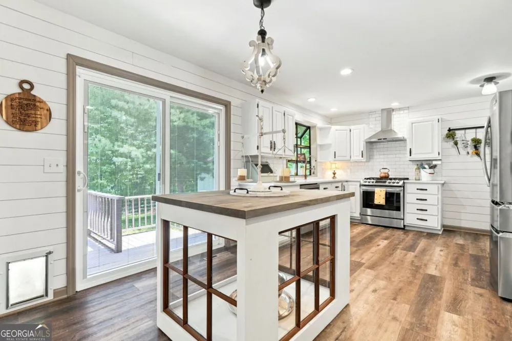 290 Sharptop Ridge RD Jasper, GA 30143