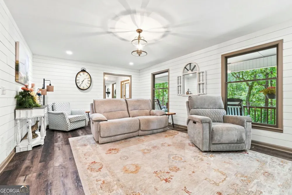 290 Sharptop Ridge RD Jasper, GA 30143