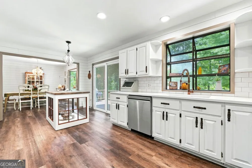 290 Sharptop Ridge RD Jasper, GA 30143