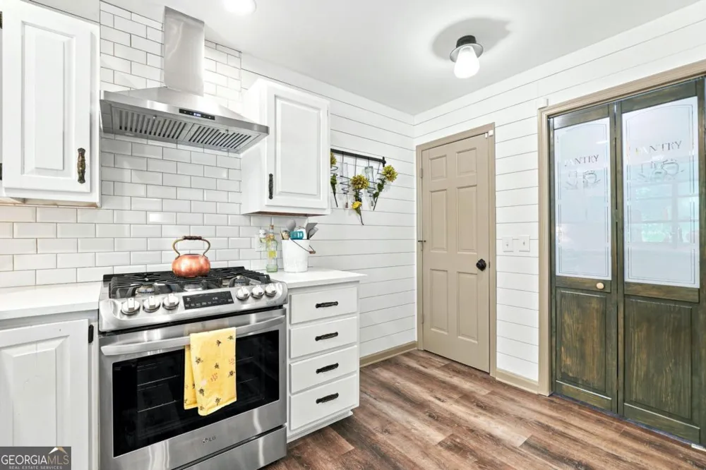 290 Sharptop Ridge RD Jasper, GA 30143