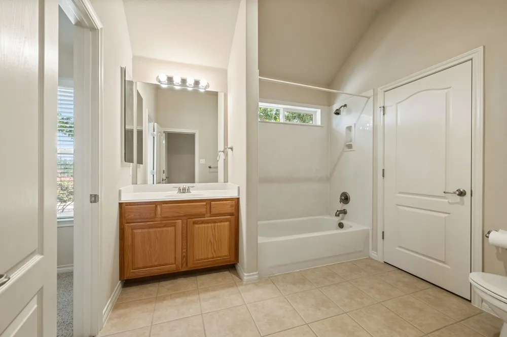 614 Rosemead Drive Euless, TX 76039