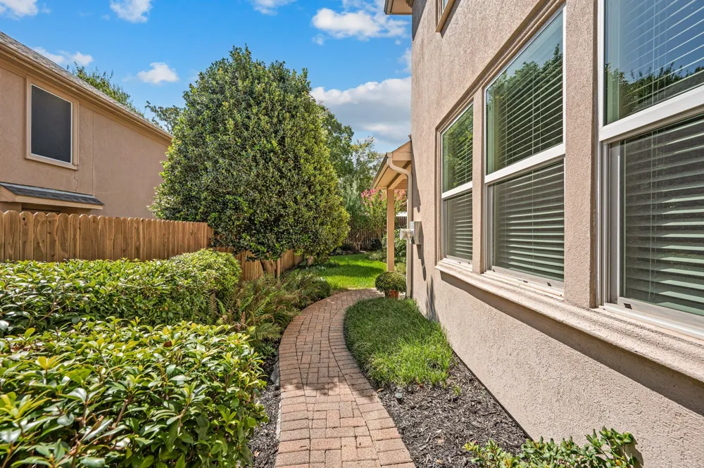 614 Rosemead Drive Euless, TX 76039