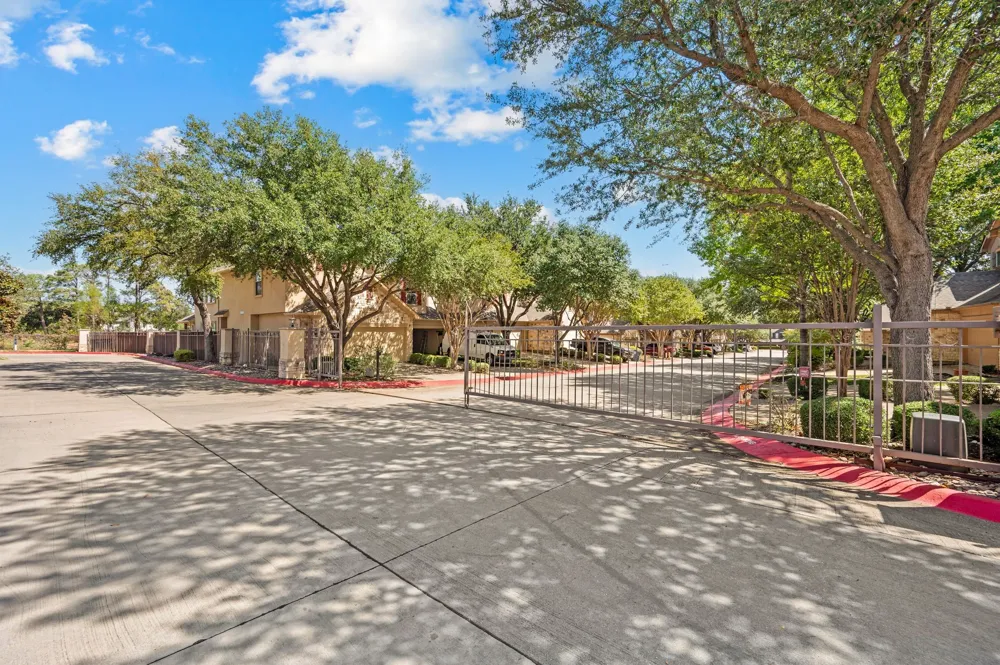 614 Rosemead Drive Euless, TX 76039