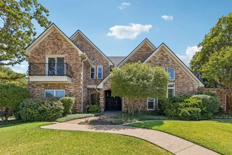 6512 Shorewood Drive