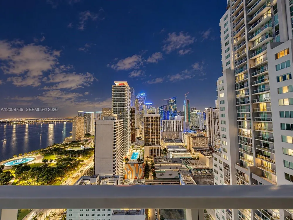 244 Biscayne Bd #3405 Miami, FL 33132