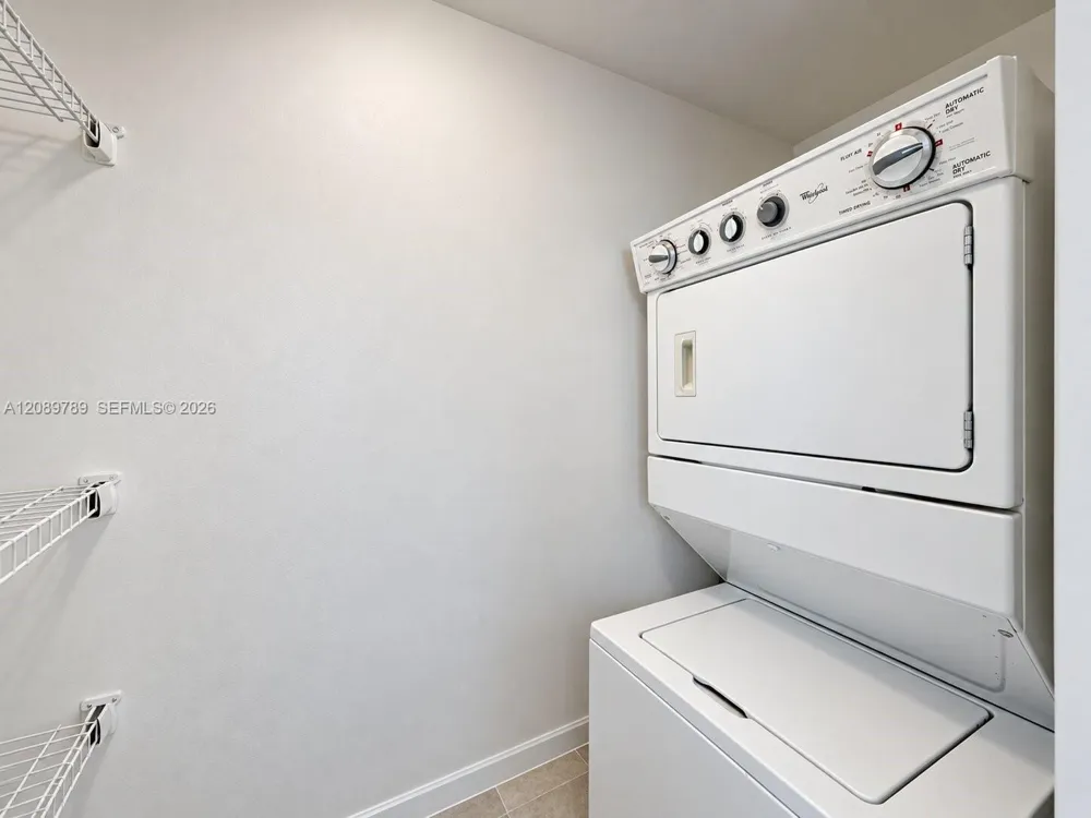 244 Biscayne Bd #3405 Miami, FL 33132