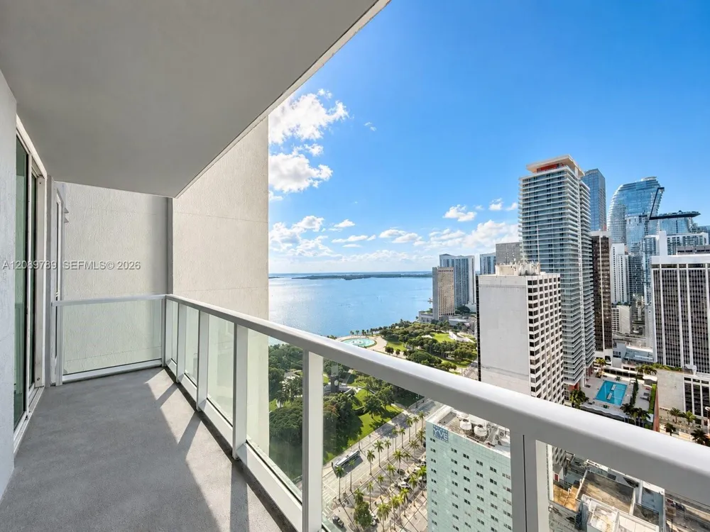 244 Biscayne Bd #3405 Miami, FL 33132