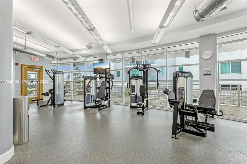 244 Biscayne Bd #3405 Miami, FL 33132