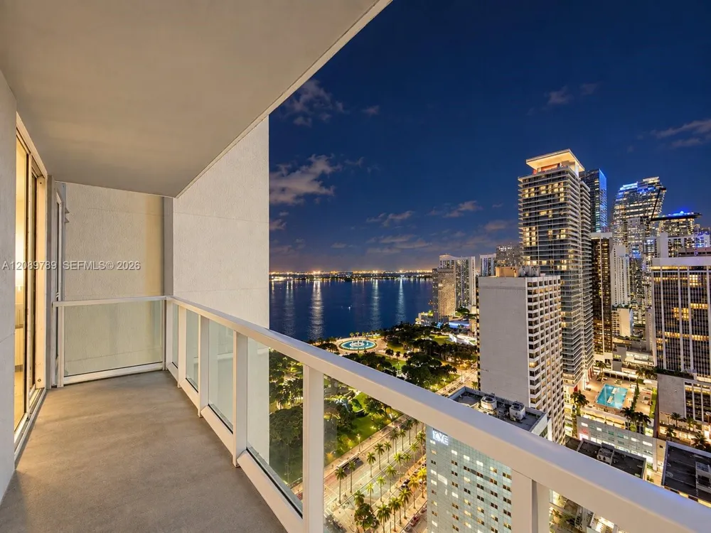 244 Biscayne Bd #3405 Miami, FL 33132