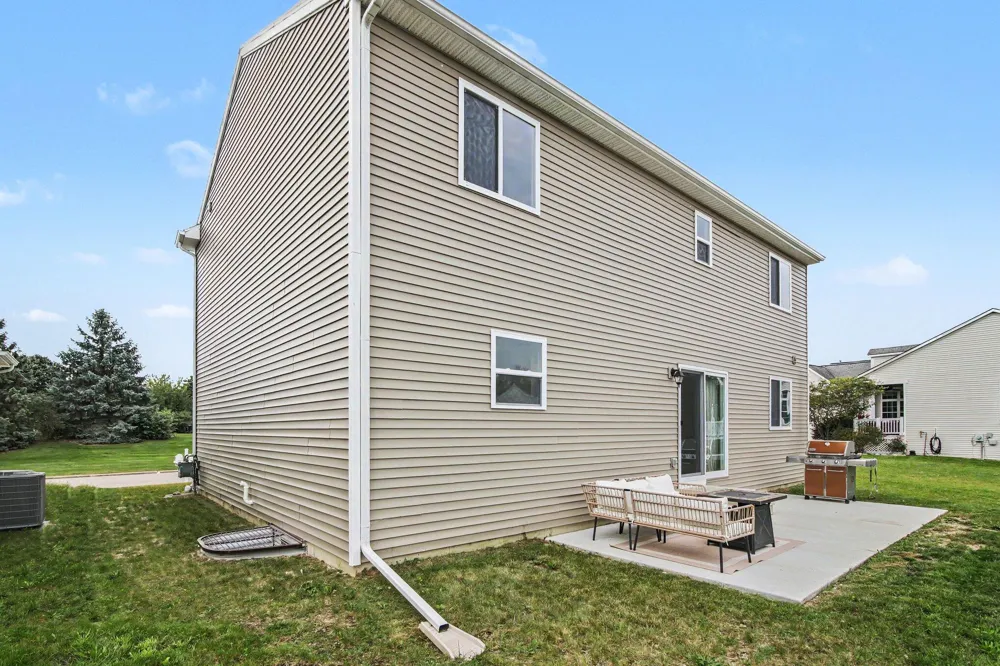 637 Reagan Lane Milan, MI 48160