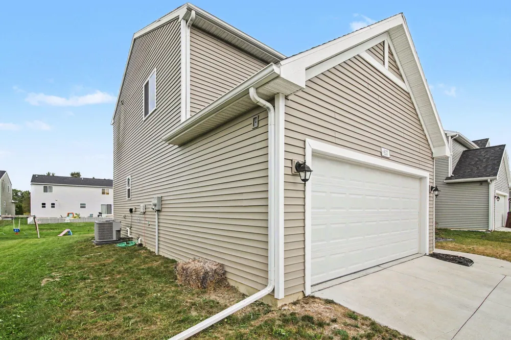 637 Reagan Lane Milan, MI 48160