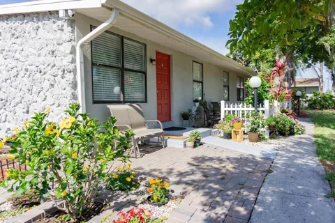 1400 STRAWBERRY PLACE #34