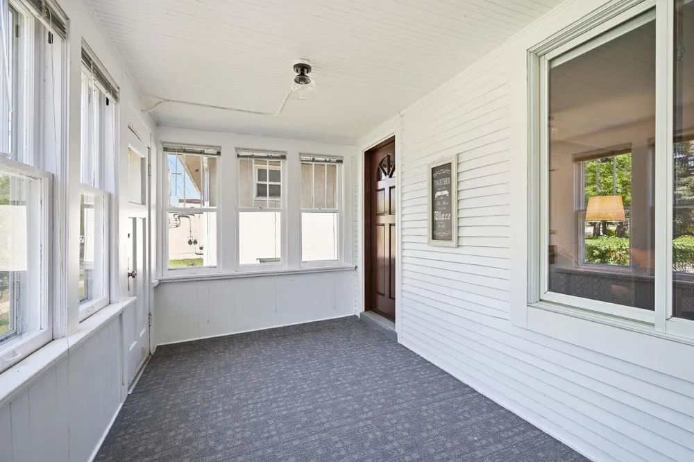 1070 Dale Street Saint Paul, MN 55117
