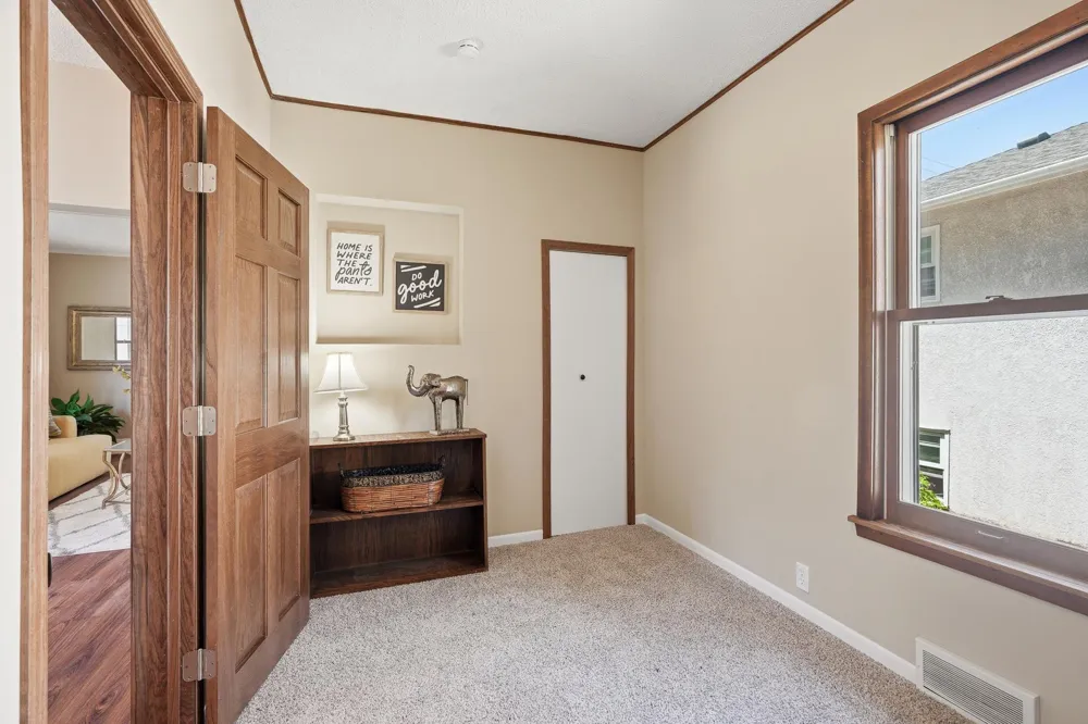 1070 Dale Street Saint Paul, MN 55117