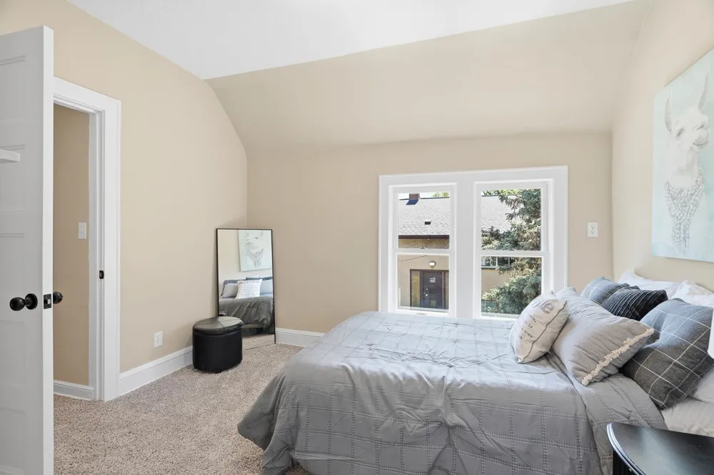 1070 Dale Street Saint Paul, MN 55117