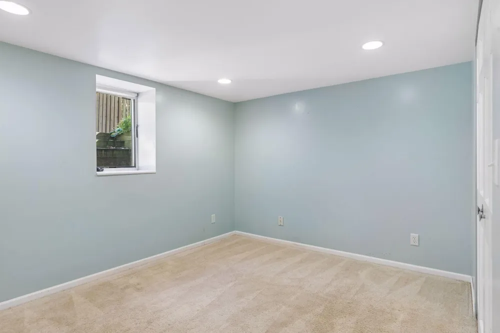 705 Wheelock Parkway W Saint Paul, MN 55117