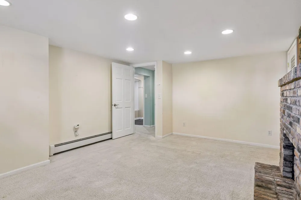 705 Wheelock Parkway W Saint Paul, MN 55117