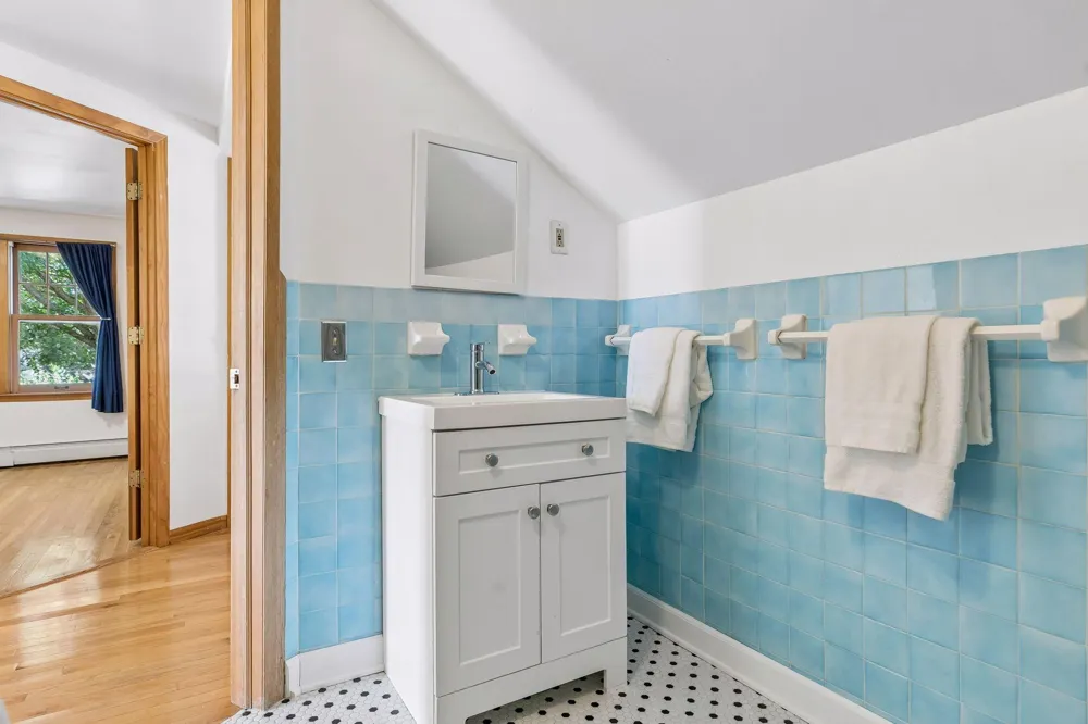 705 Wheelock Parkway W Saint Paul, MN 55117