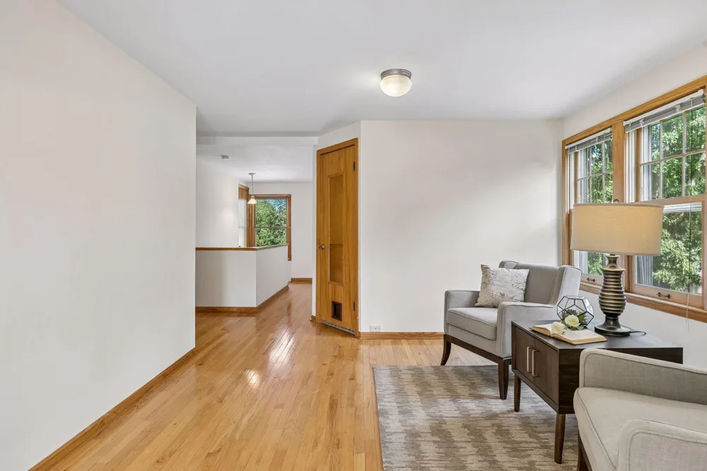 705 Wheelock Parkway W Saint Paul, MN 55117