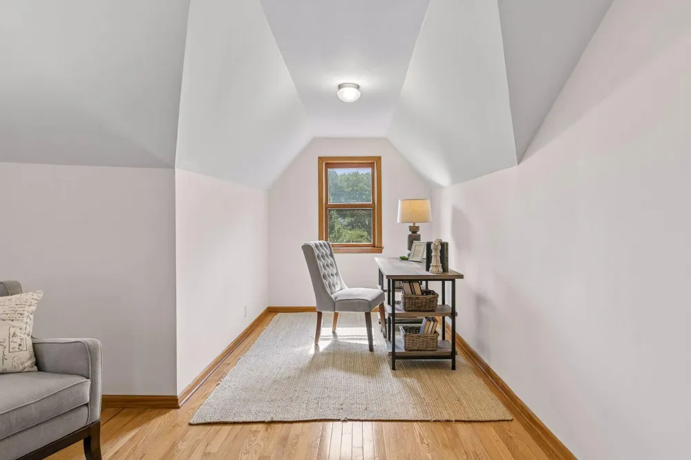 705 Wheelock Parkway W Saint Paul, MN 55117