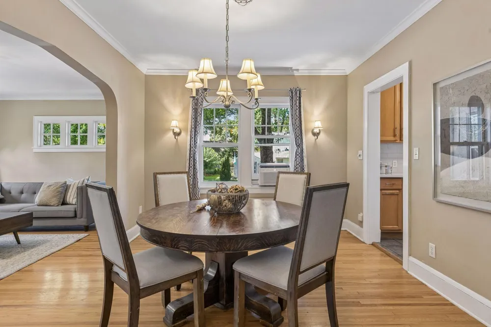705 Wheelock Parkway W Saint Paul, MN 55117
