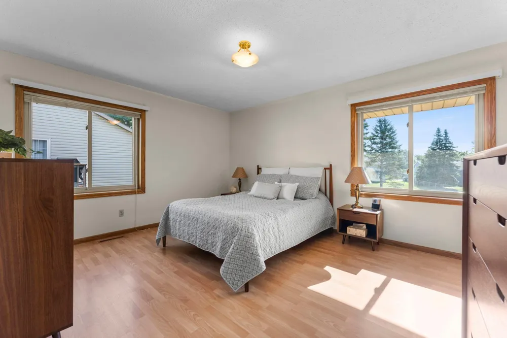 1013 Rushmore Drive Burnsville, MN 55306