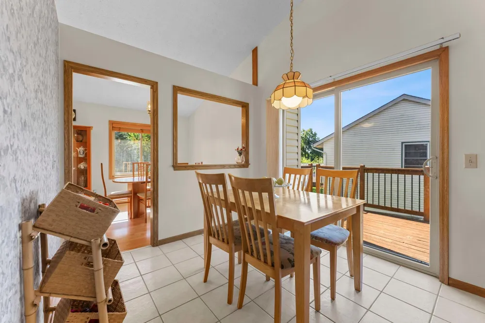 1013 Rushmore Drive Burnsville, MN 55306