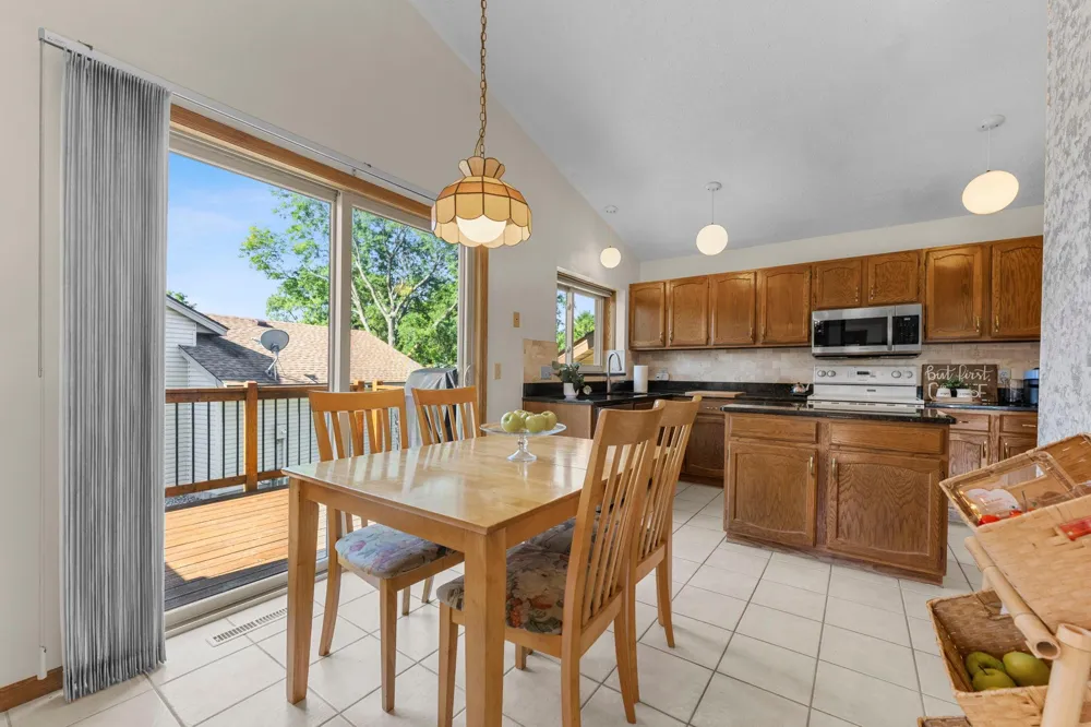 1013 Rushmore Drive Burnsville, MN 55306