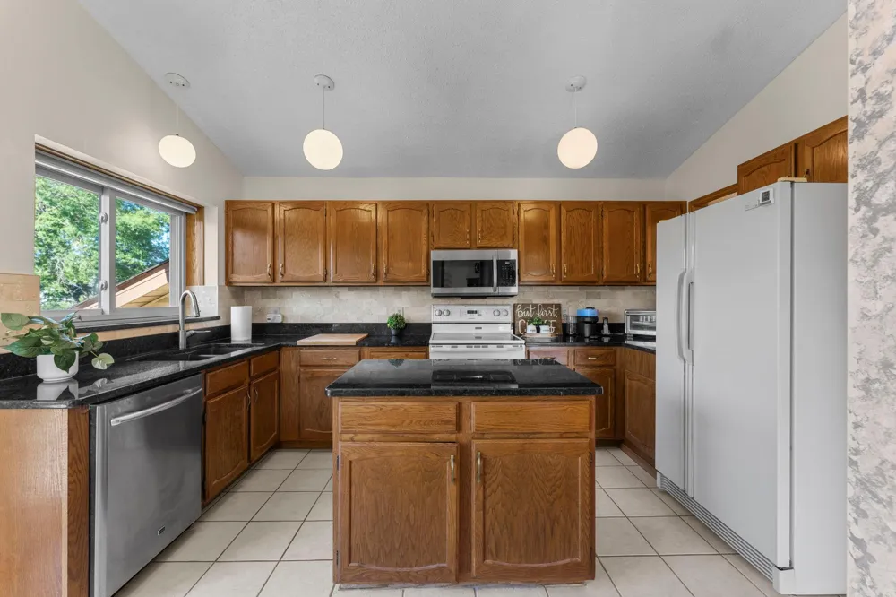 1013 Rushmore Drive Burnsville, MN 55306