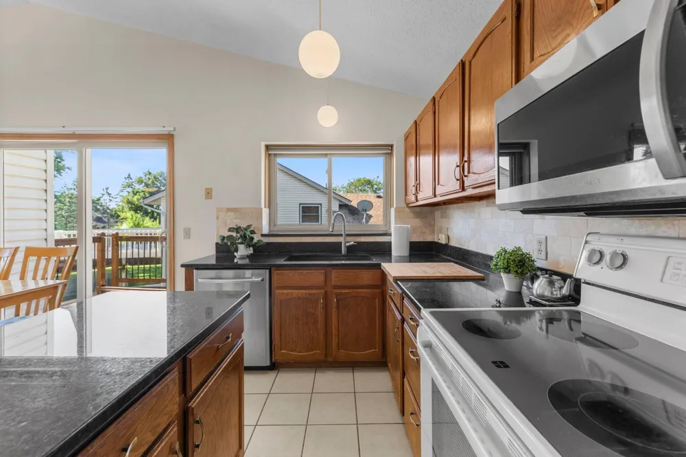 1013 Rushmore Drive Burnsville, MN 55306