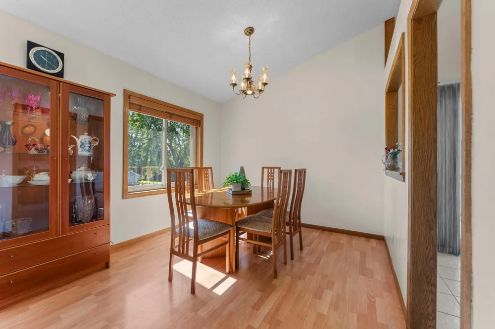 1013 Rushmore Drive Burnsville, MN 55306