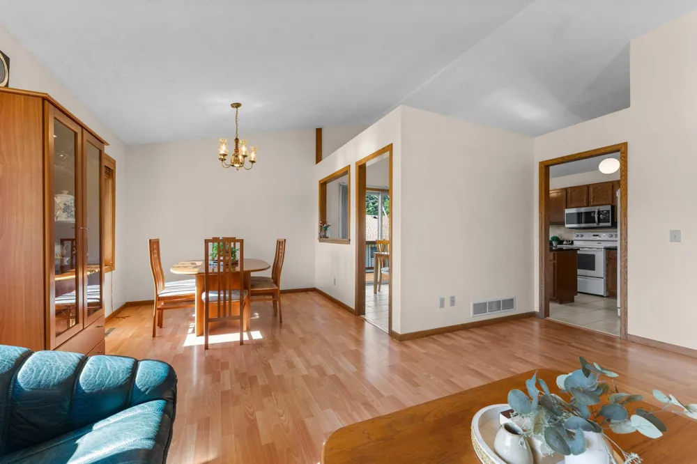 1013 Rushmore Drive Burnsville, MN 55306